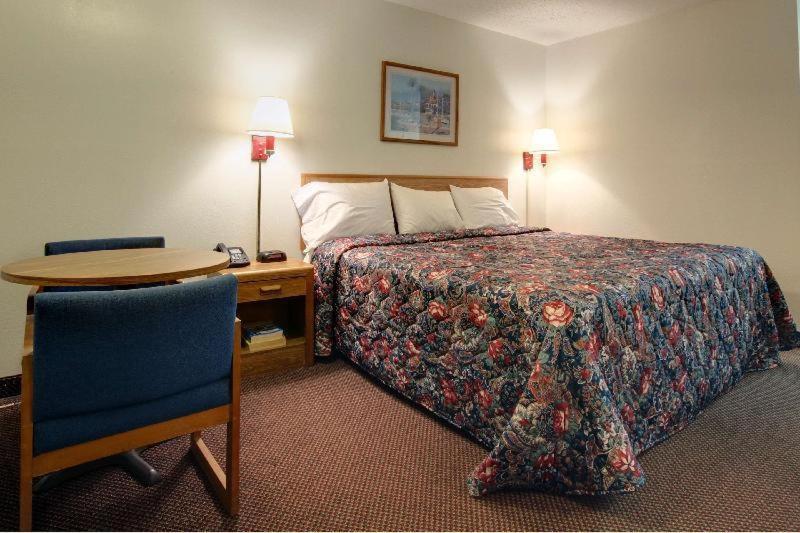 טיילר Country Side Inn מראה חיצוני תמונה